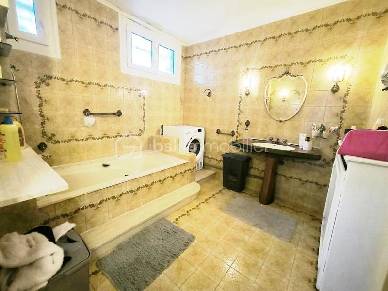 Appartement - 100 m² - 4 pièces