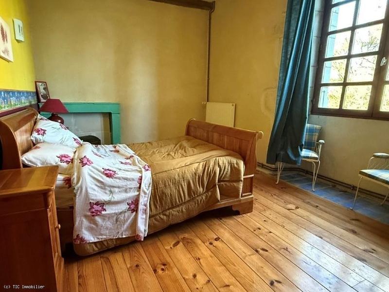 Maison - 258 m² - 9 pièces