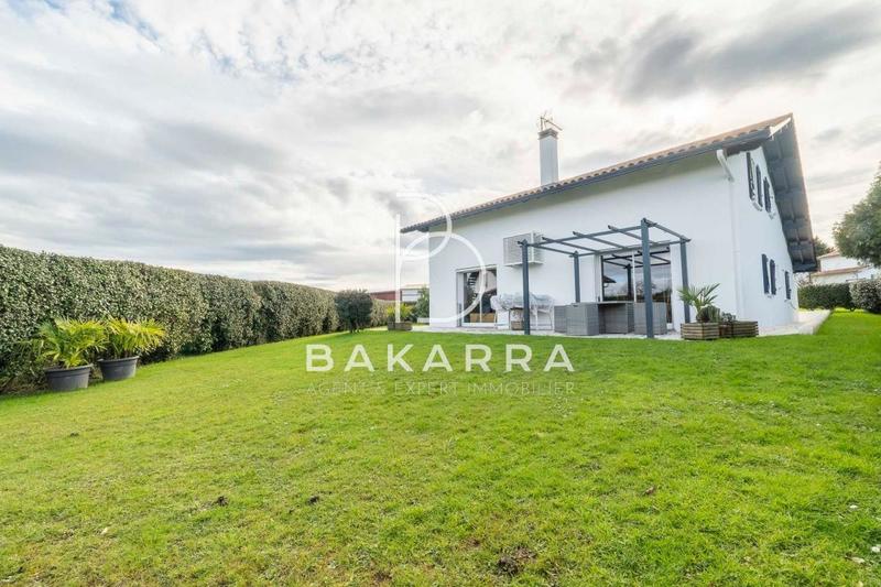 Maison - 184 m² - 6 pièces