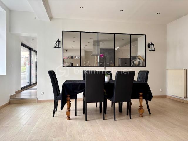 Maison - 163 m² - 8 pièces