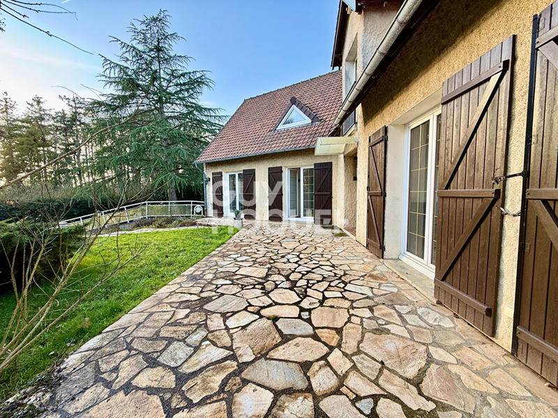 Maison - 213 m² - 8 pièces