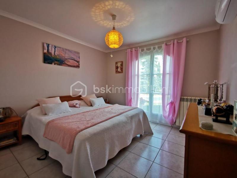 Villa - 151 m² - 6 pièces