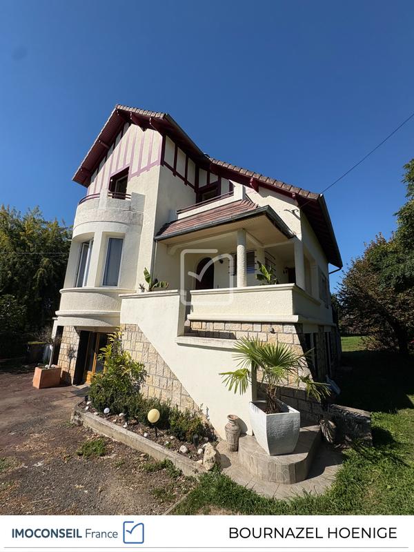 Maison - 200 m² - 8 pièces