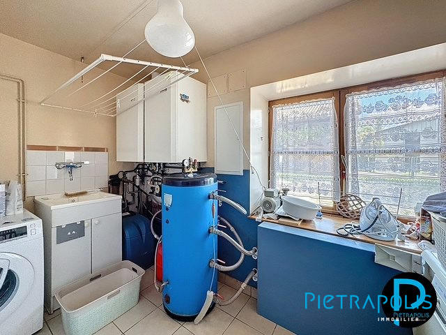 Maison - 334 m² - 7 pièces