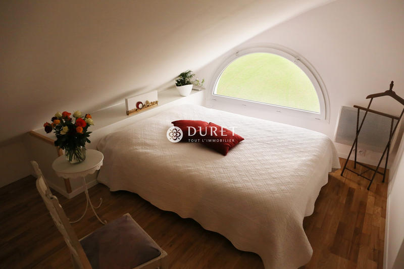 Maison - 300 m² - 16 pièces