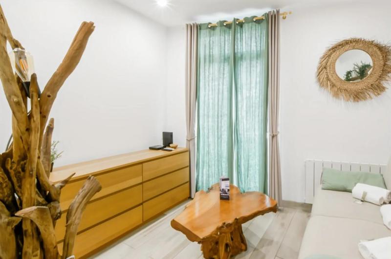 Appartement - 98 m² - 8 pièces