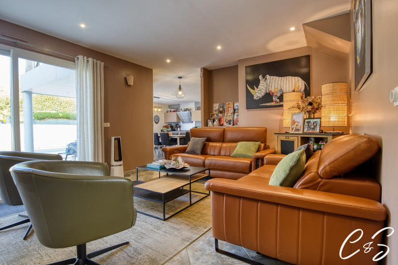 Maison - 163 m² - 6 pièces