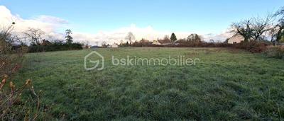 Terrain constructible - 2 200 m²