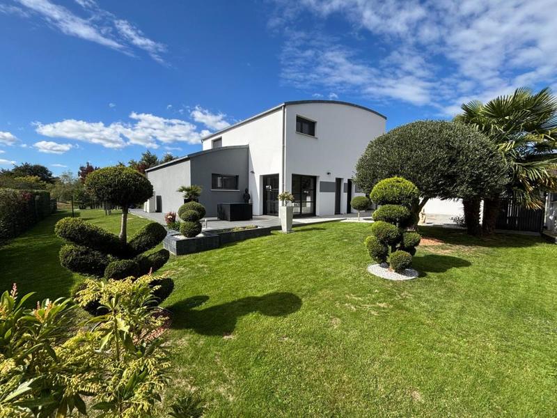 Maison - 160 m² - 6 pièces