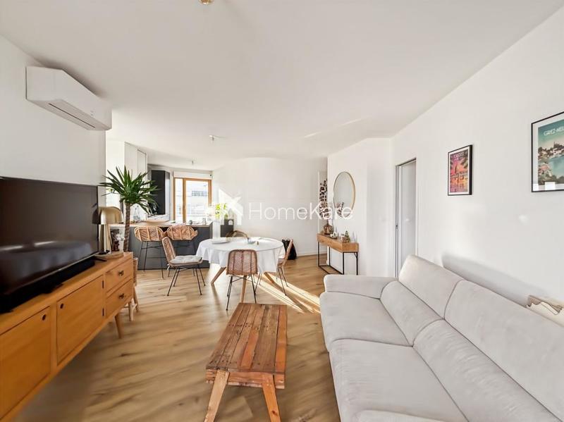 Appartement - 90 m² - 4 pièces