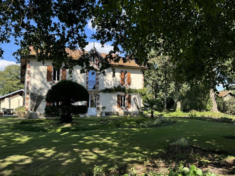 Maison ancienne - 206 m² - 6 pièces