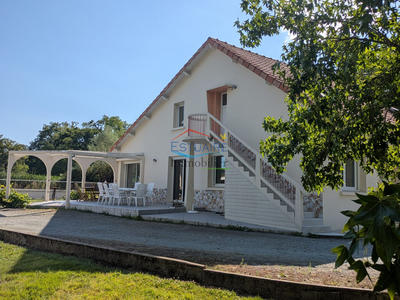 Maison traditionnelle - 178 m² - 8 pièces