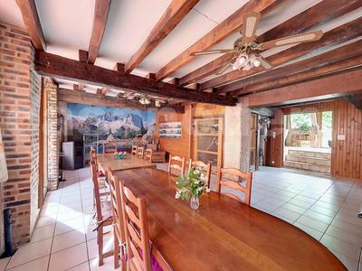 Maison - 270 m² - 7 pièces