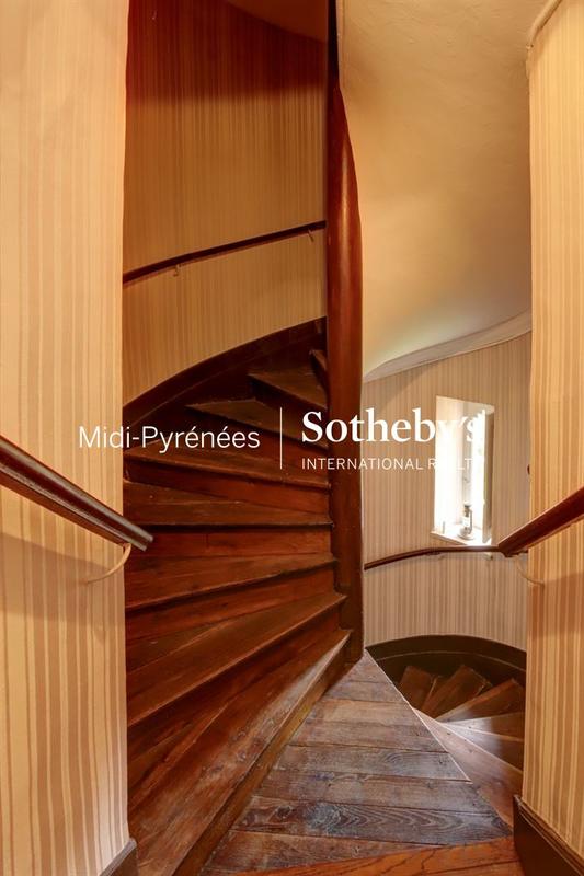 Château - 302 m² - 8 pièces