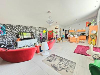 Villa - 181 m² - 7 pièces