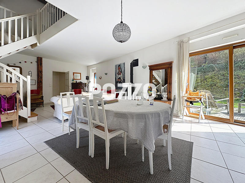 Maison - 182 m² - 7 pièces