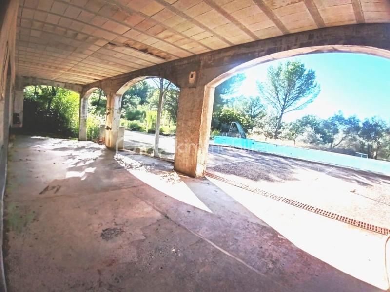 Maison - 300 m² - 4 pièces