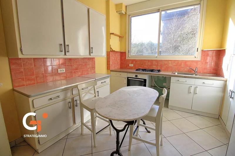 Maison - 195 m² - 8 pièces