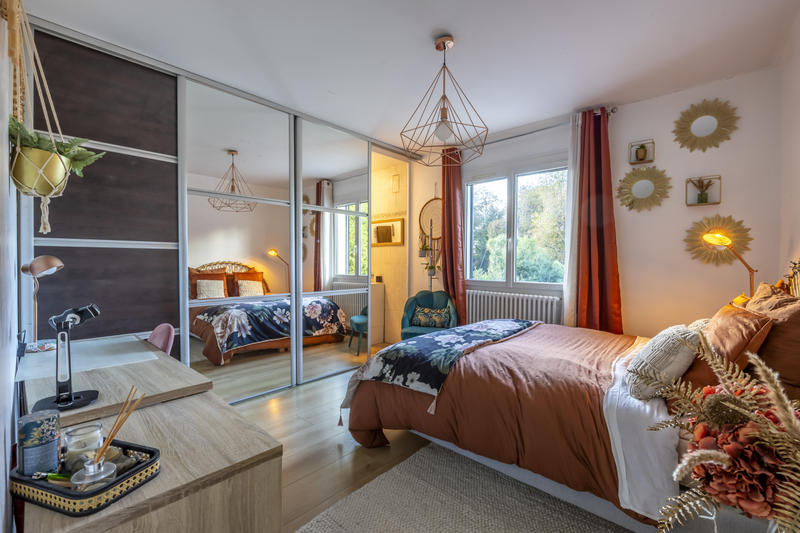 Maison - 300 m² - 10 pièces