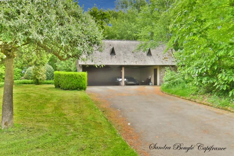 Propriété - 273 m² - 12 pièces