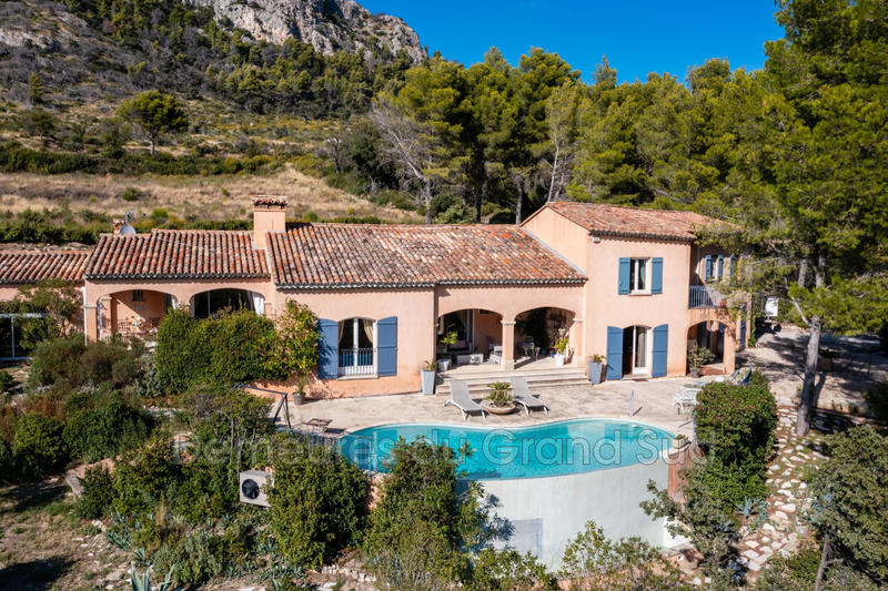 Maison contemporaine - 297 m²