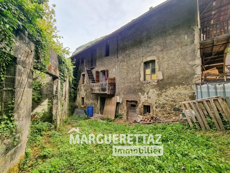 Maison de village - 220 m² - 8 pièces