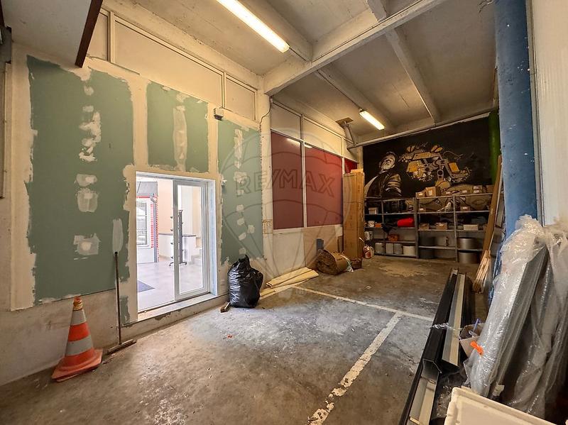 Local commercial - 396 m² - 3 pièces