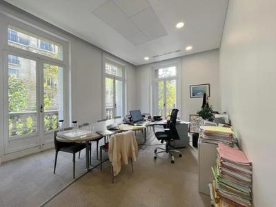 Bureau - 351 m²