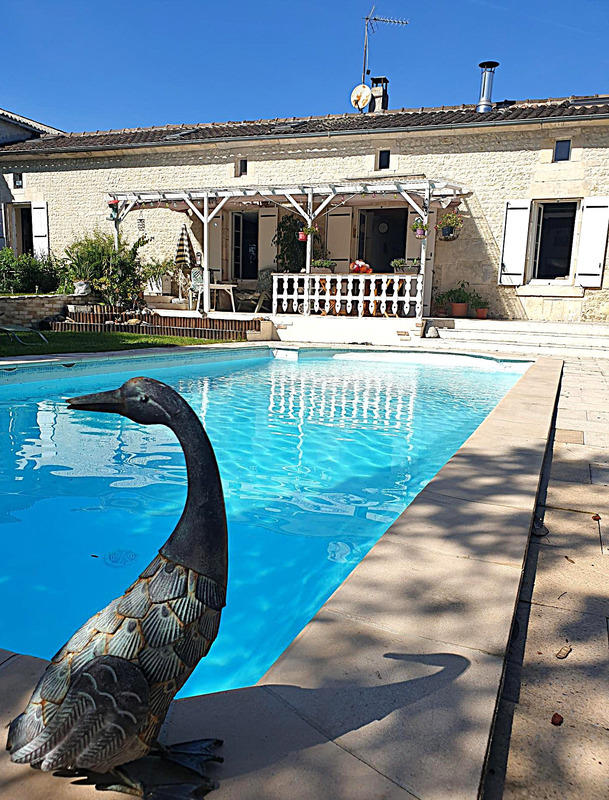 Maison en pierre - 145 m² - 6 pièces