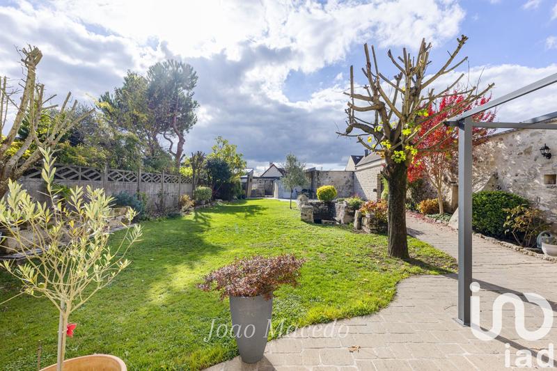 Maison - 240 m² - 6 pièces