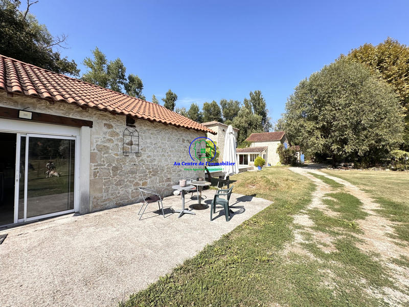 Maison - 322 m² - 10 pièces