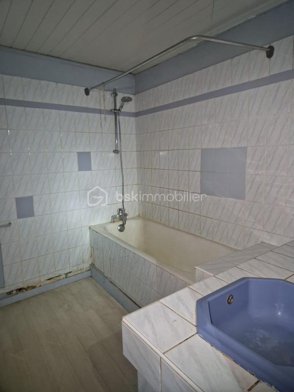 Maison - 213 m² - 5 pièces