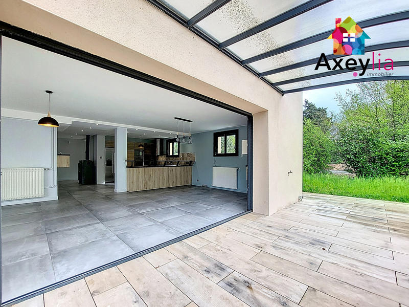 Maison - 240 m² - 10 pièces