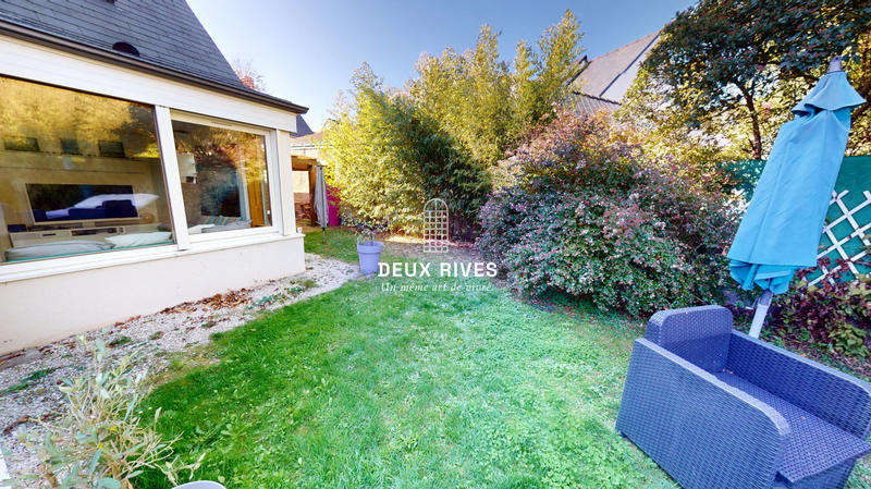 Maison traditionnelle - 198 m² - 6 pièces