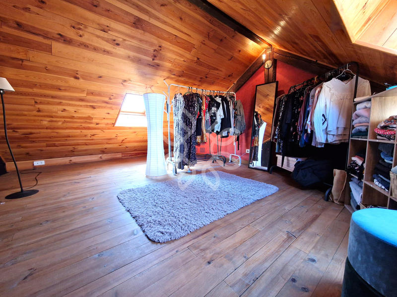 Maison - 285 m² - 6 pièces