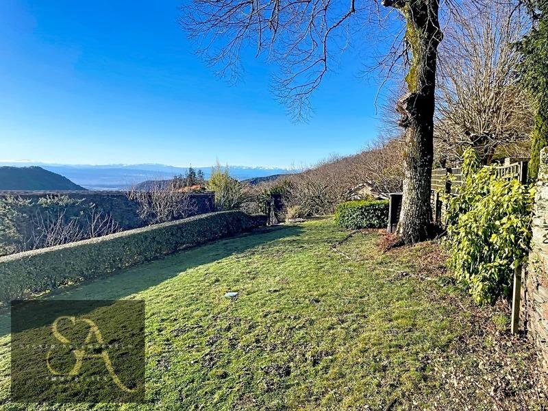 Maison - 312 m² - 9 pièces