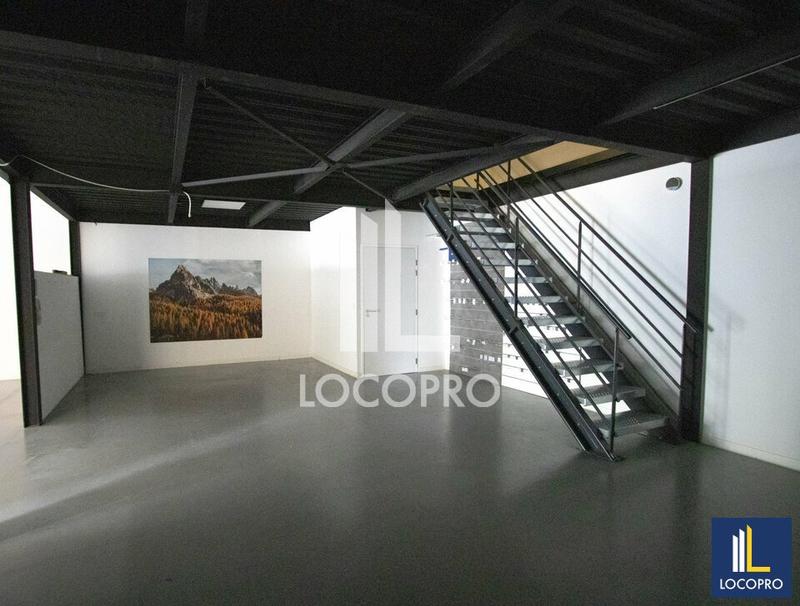 Local d'activité / Entrepôt - 270 m²