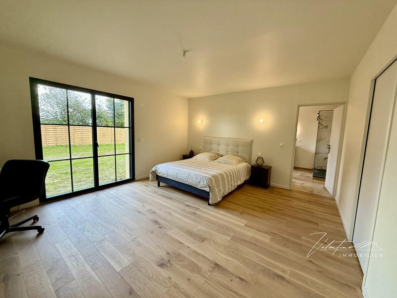 Maison - 277 m² - 8 pièces