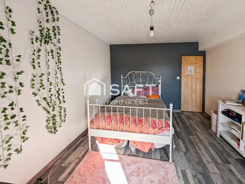 Maison - 255 m² - 9 pièces