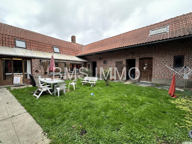 Maison - 260 m² - 6 pièces