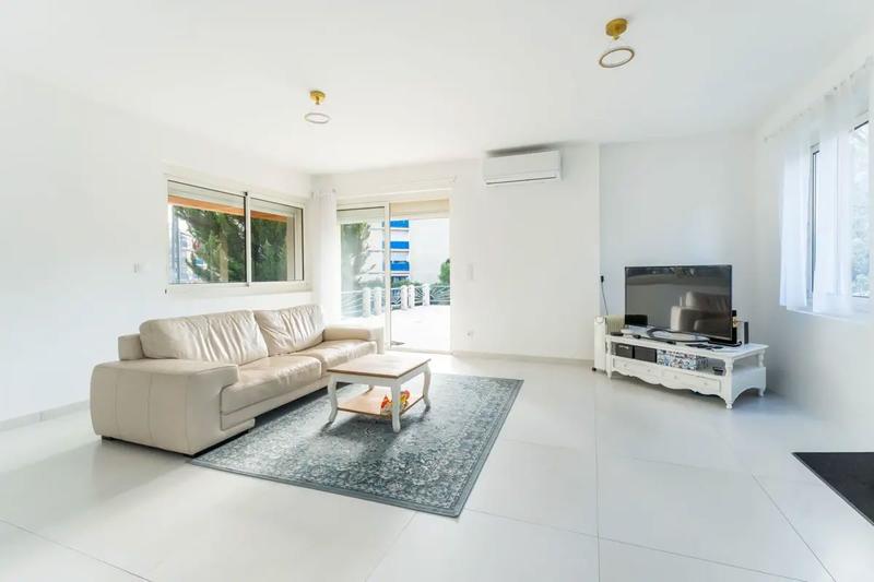 Maison de ville - 220 m² - 8 pièces