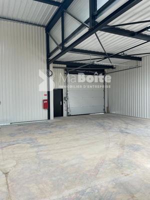 Local d'activité / Entrepôt - 860 m² - 10 pièces