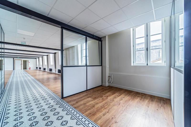 Bureau - 358 m² - 2 pièces