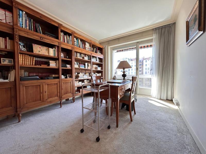 Appartement - 193 m² - 5 pièces