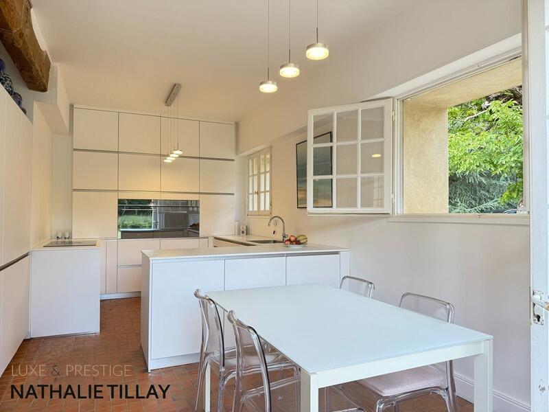 Maison de maîtres - 365 m² - 12 pièces