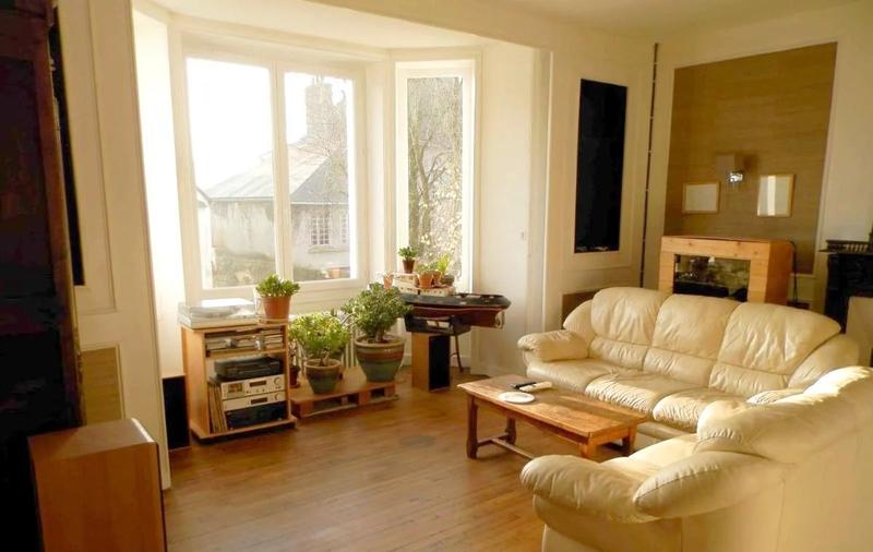 Maison - 235 m² - 11 pièces