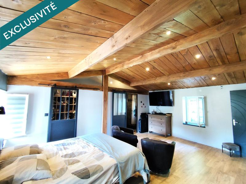 Maison - 210 m² - 8 pièces