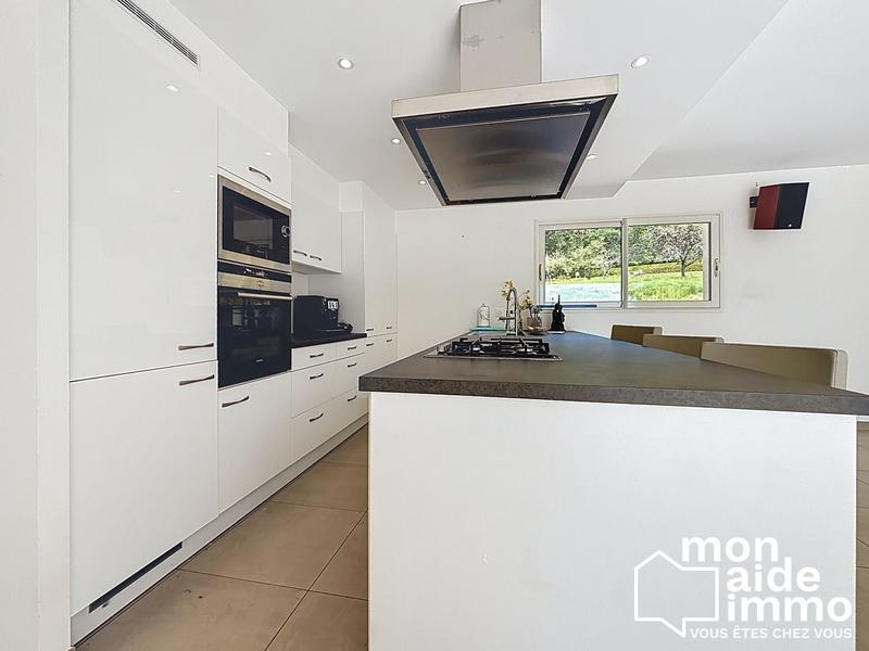 Maison - 110 m² - 4 pièces