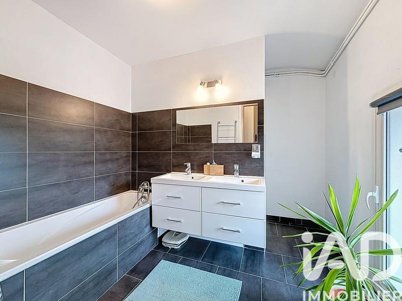 Maison - 152 m² - 7 pièces