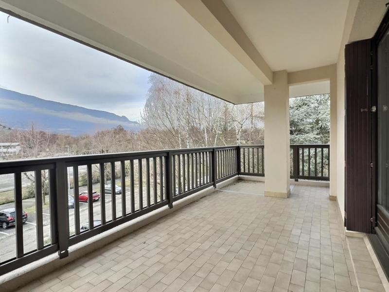 Appartement - 82 m² - 3 pièces